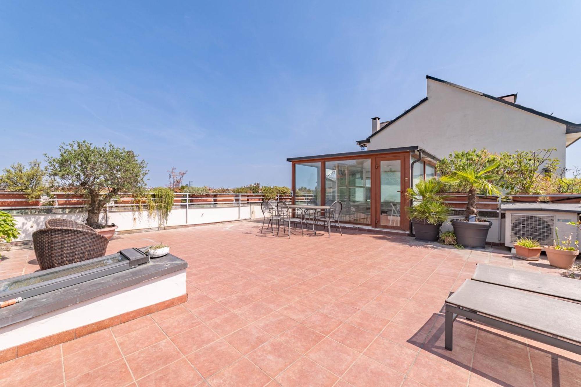 Appartamento 10' Navigli, Penthouse With Panoramic View *